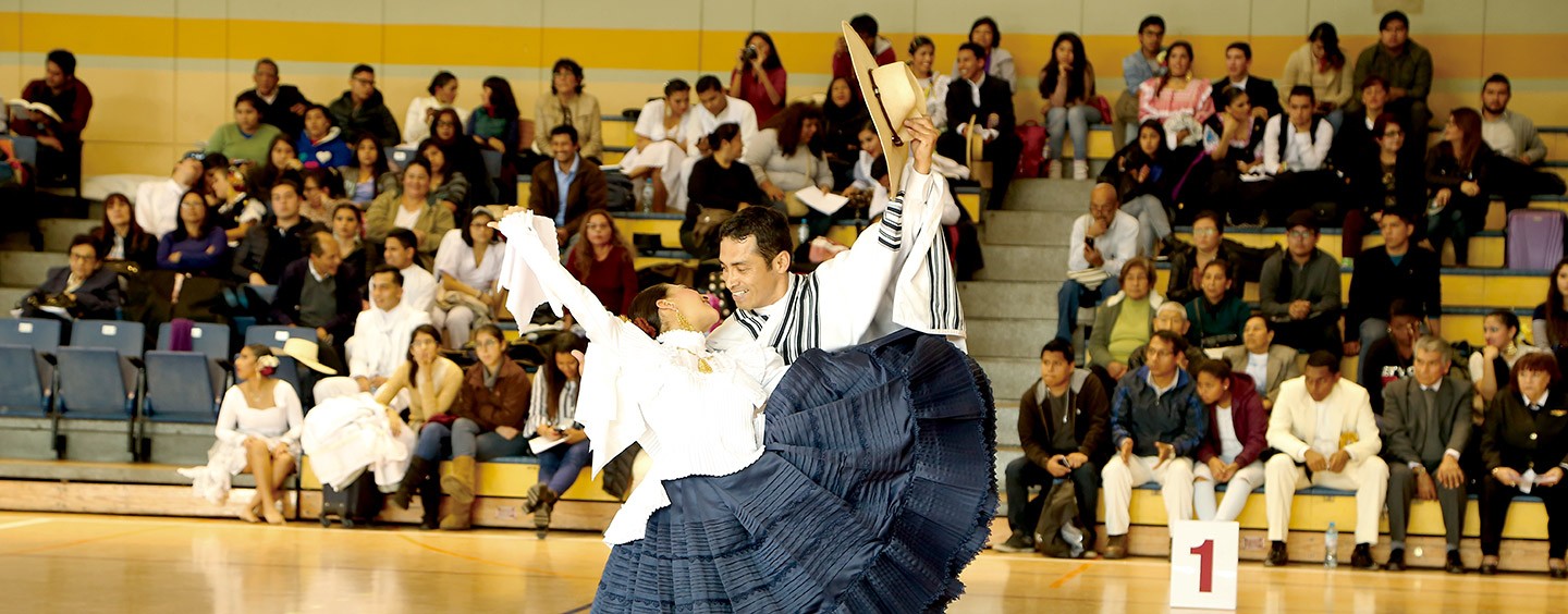 Elegancia y pasión por la marinera